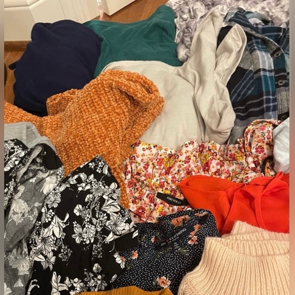 HUGE bundle - Picture 2 of 4